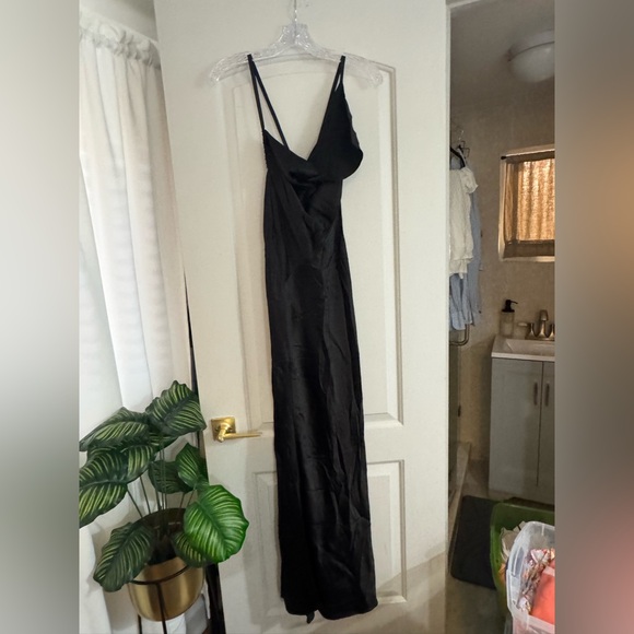 VS x Atelier Altuzarra Gown - Picture 2 of 4